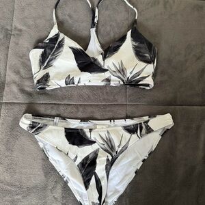 Body Glove Black and White Leaf Print Bikini Set